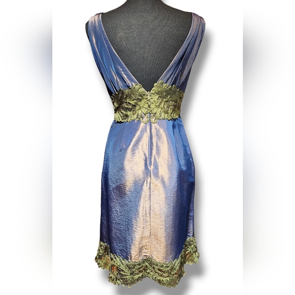 Metallic lace and beaded evening dress. Purple/bronze. Size 10. Lace Detailing - Picture 8 of 9